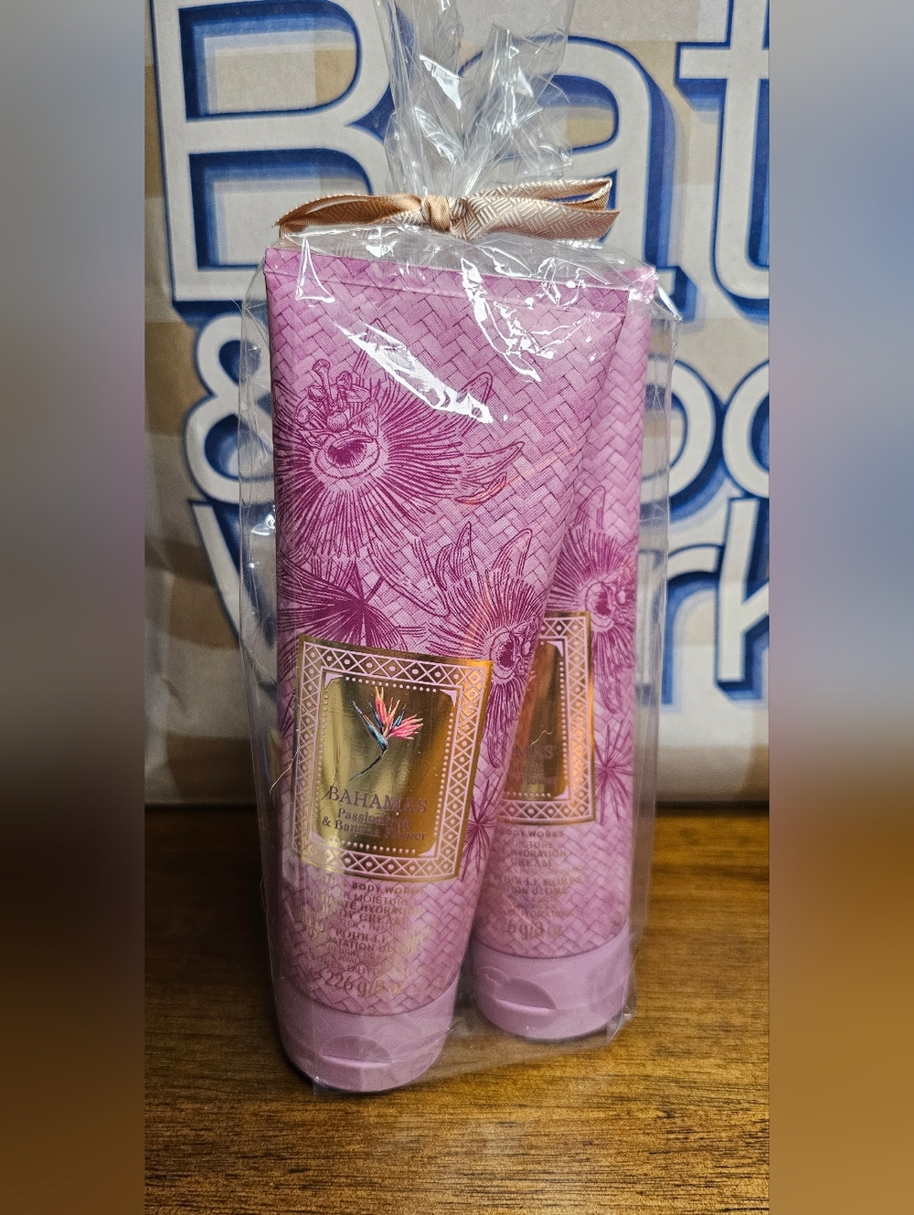 Bath & Body Works Bahamas Passionfruit & Banana Flower Body Cream Duo - Picture 2 of 3
